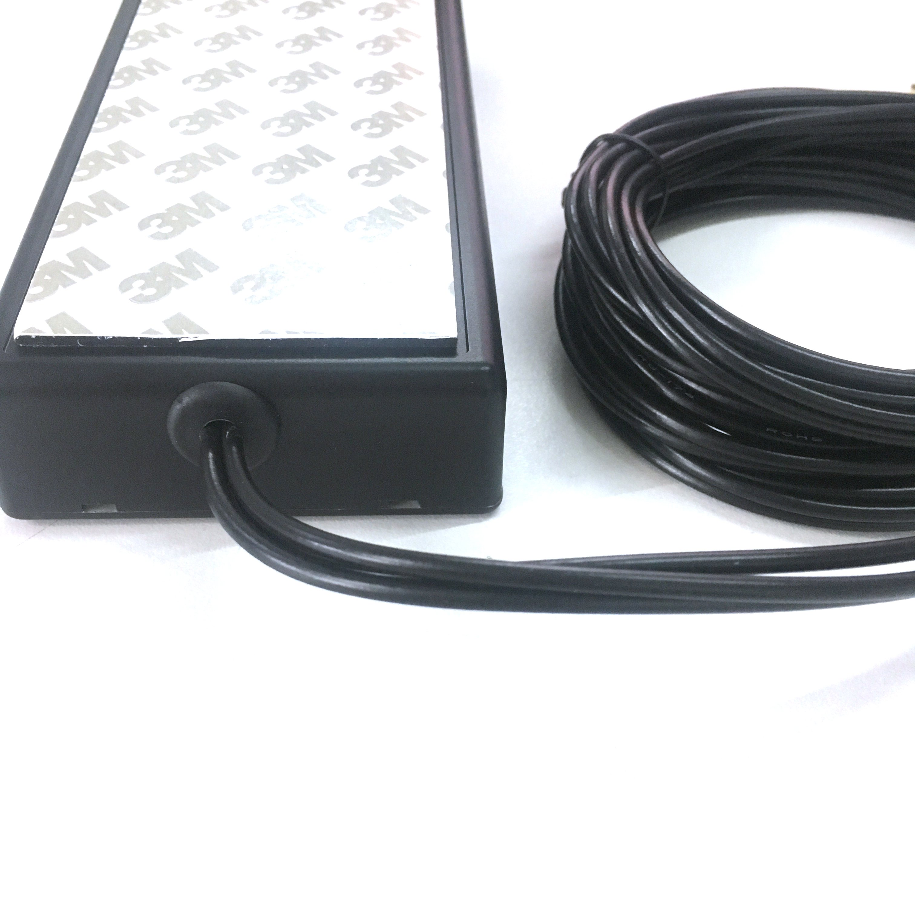 Factory price new design high quality Black housing 2.4G&5G Multi frequency antenna used for buses